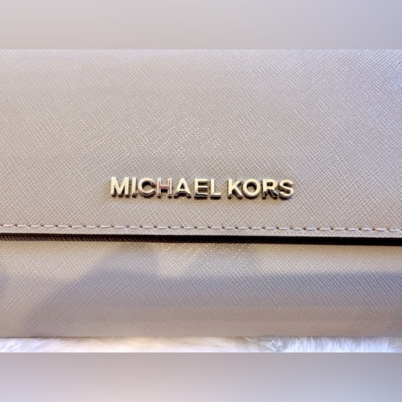 MK! Trifold Leather Wallet/Ash Gray/Jet Set Travel - Picture 2 of 16